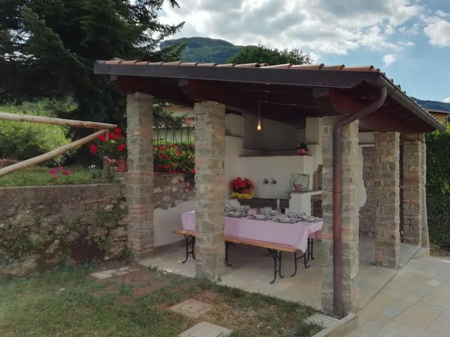 הוילה Fornaci di Barga Ai Tre Campi מראה חיצוני תמונה