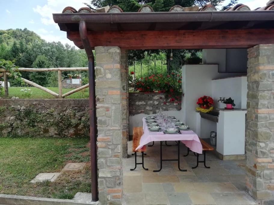 הוילה Fornaci di Barga Ai Tre Campi מראה חיצוני תמונה