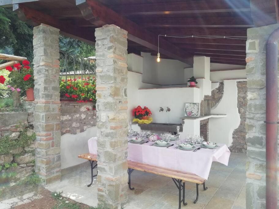 הוילה Fornaci di Barga Ai Tre Campi מראה חיצוני תמונה